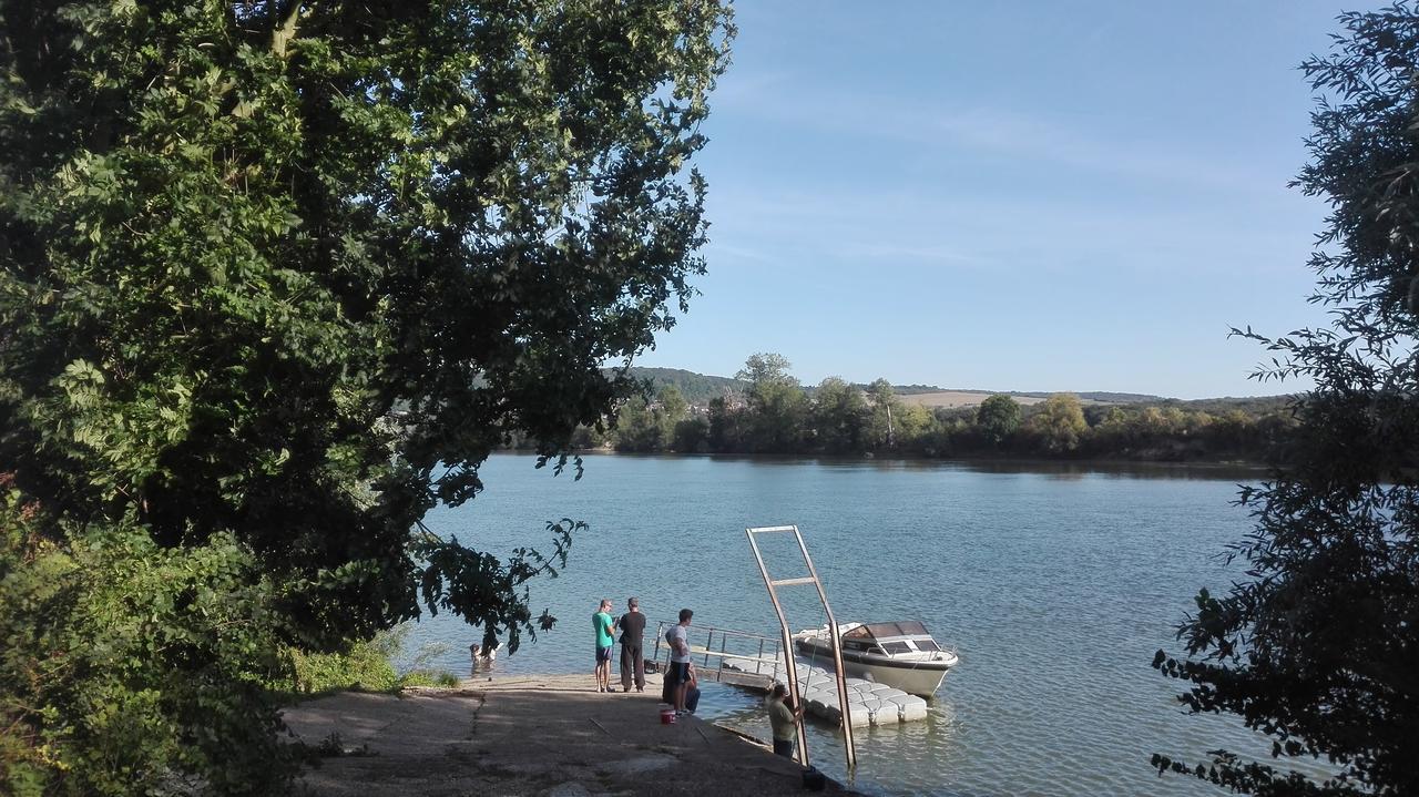 Camping Loisirs Des Groux Mousseaux-sur-Seine Екстер'єр фото
