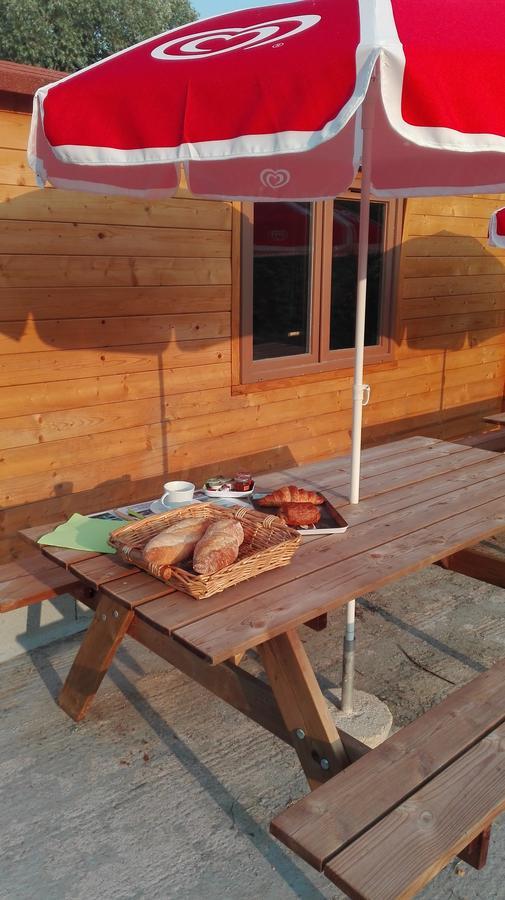 Camping Loisirs Des Groux Mousseaux-sur-Seine Екстер'єр фото