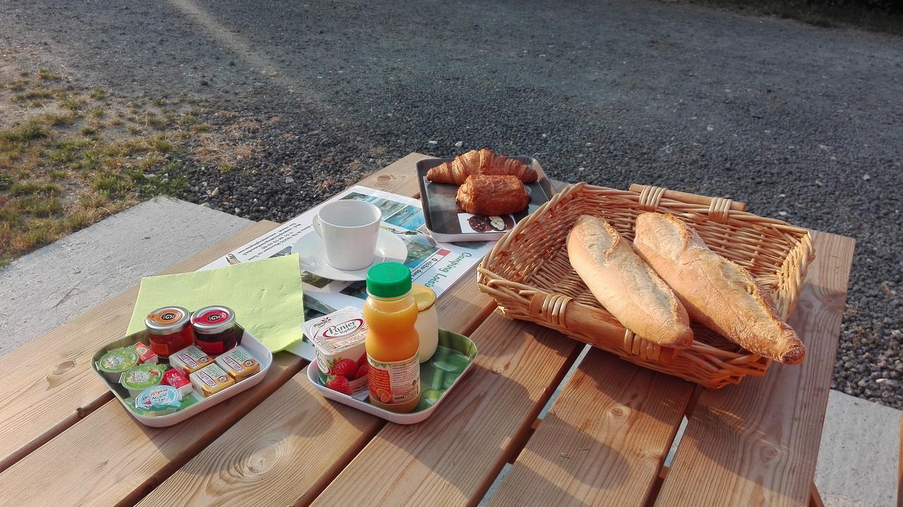 Camping Loisirs Des Groux Mousseaux-sur-Seine Екстер'єр фото
