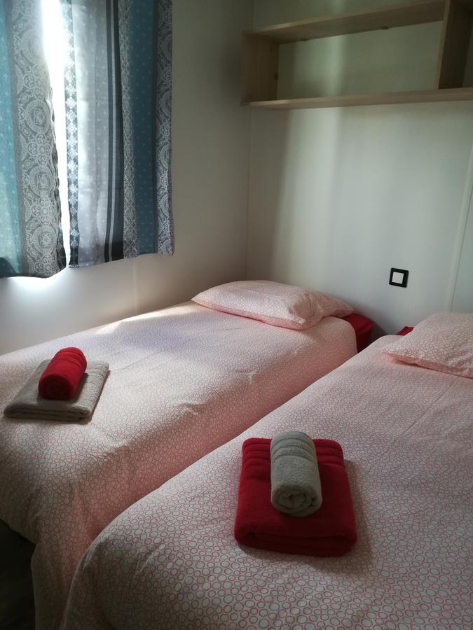 Camping Loisirs Des Groux Mousseaux-sur-Seine Екстер'єр фото