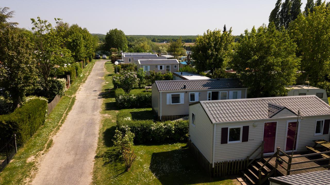 Camping Loisirs Des Groux Mousseaux-sur-Seine Екстер'єр фото